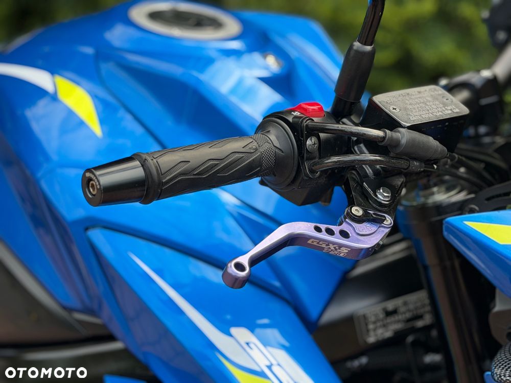 Suzuki GSX - 25