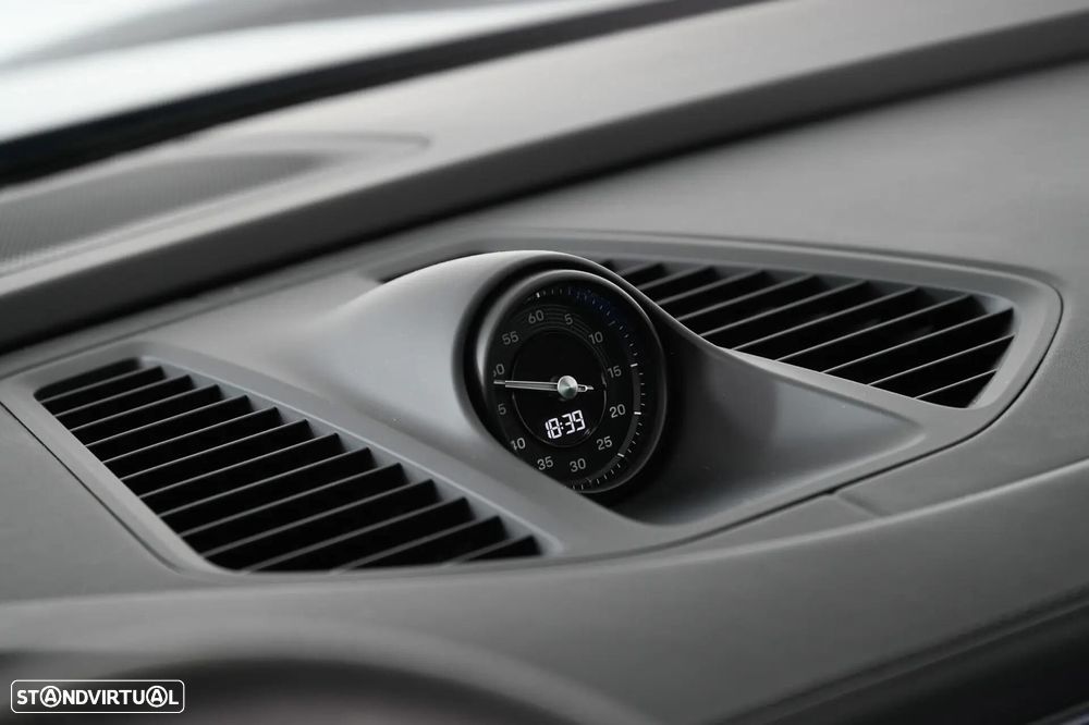 Porsche Macan Electric 4 - 24