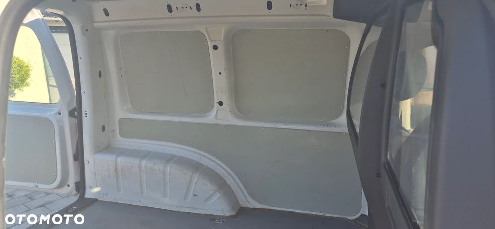 Volkswagen Caddy - 18