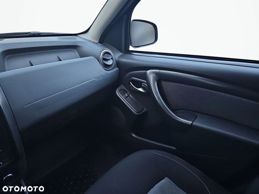 Dacia Duster 1.6 SCe Laureate S&S - 17