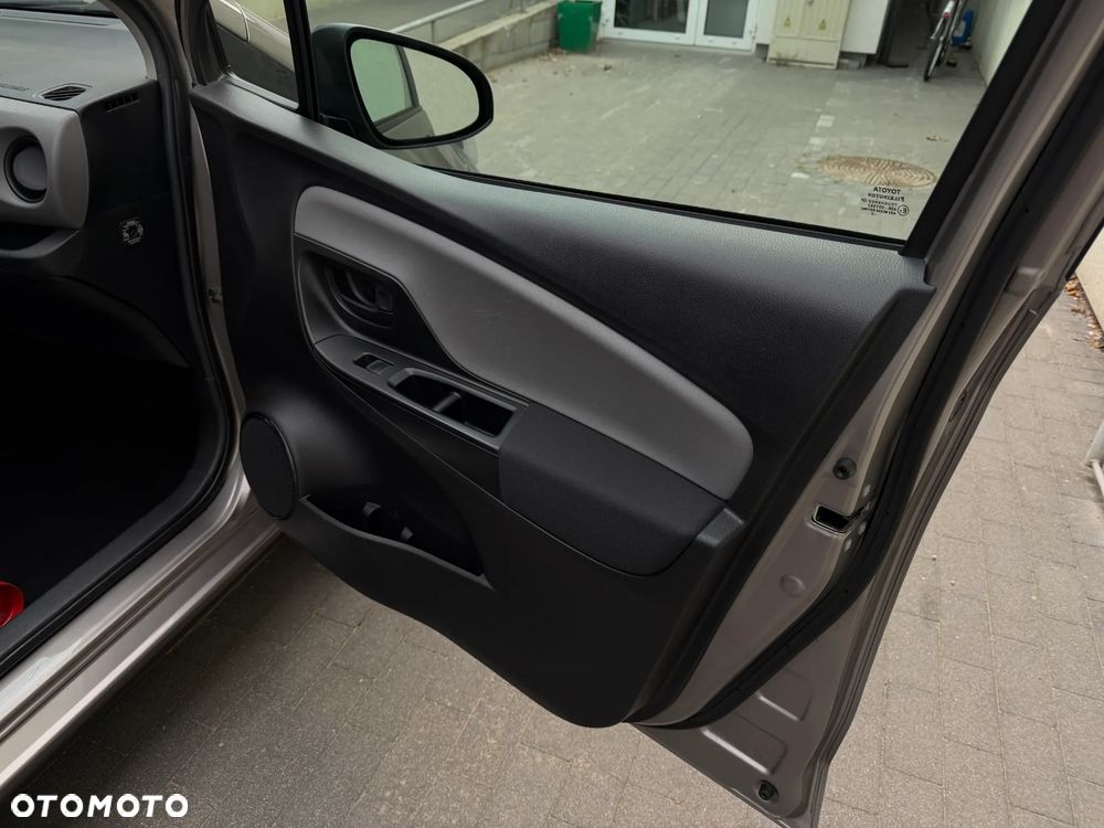 Toyota Yaris 1.33 VVT-i Executive - 14