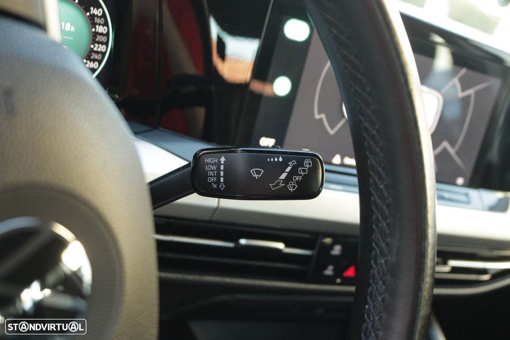 VW Golf 2.0 TDI Life - 30