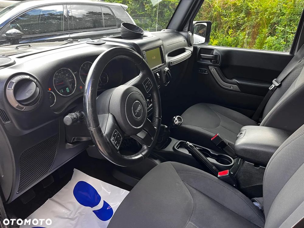Jeep Wrangler - 5