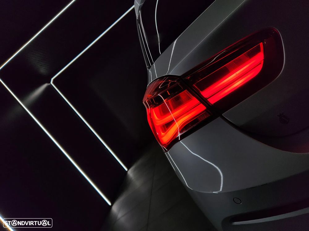 BMW 116 d Line Luxury - 15
