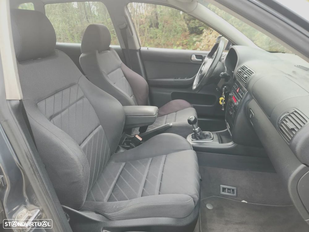 Audi A3 1.6 Sport 16 - 9