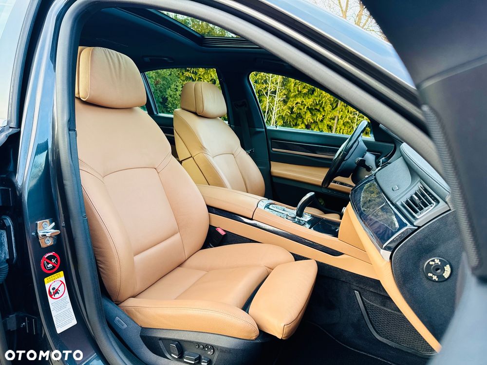 BMW Seria 7 740i - 10