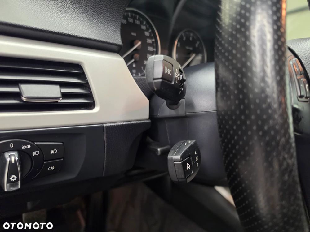 BMW Seria 3 - 25