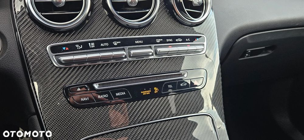 Mercedes-Benz GLC - 30