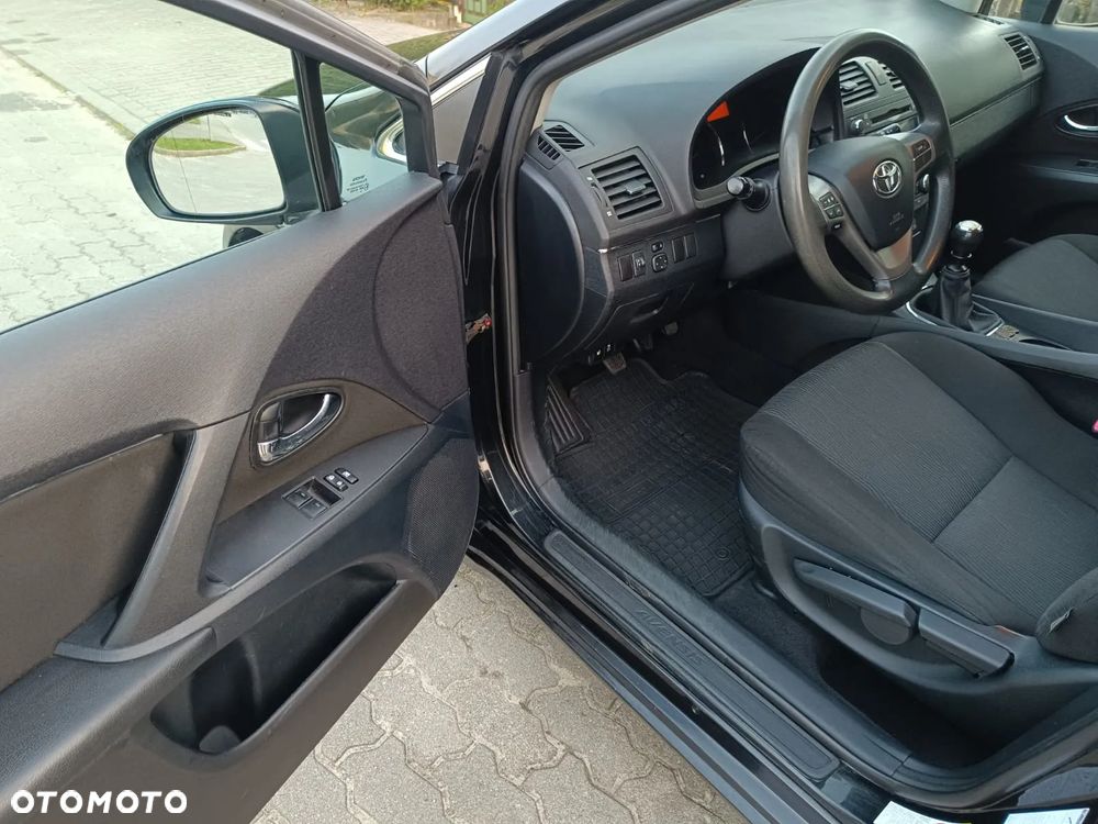 Toyota Avensis 2.0 D-4D Luna - 6