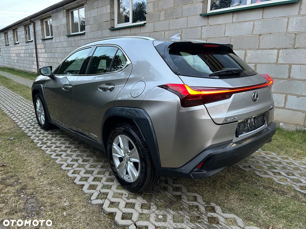 Lexus UX - 5