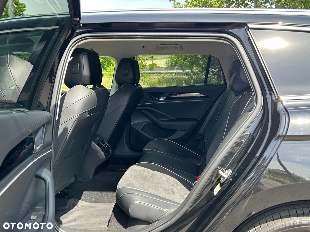 Volkswagen Passat - 34