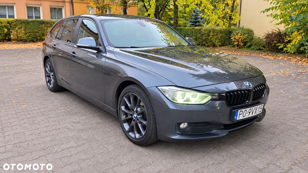 BMW 320D Touring 2013 photo 2