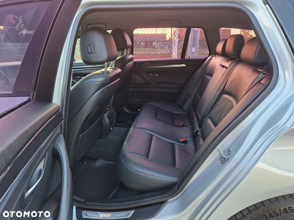 BMW Seria 5 525d xDrive Luxury Line - 10