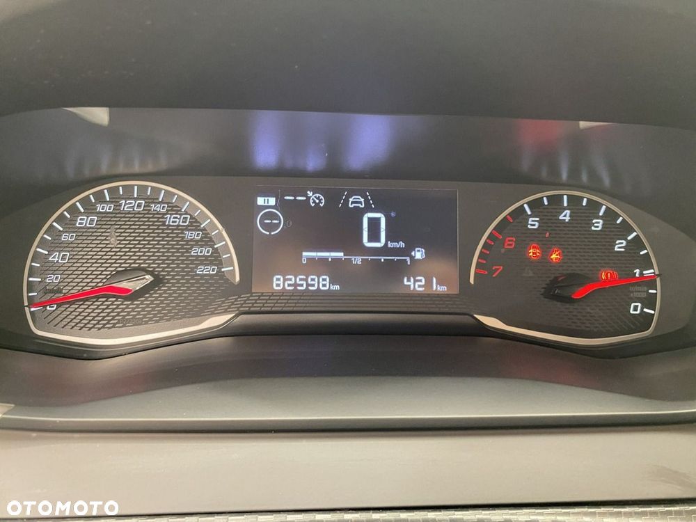 Peugeot 208 - 16