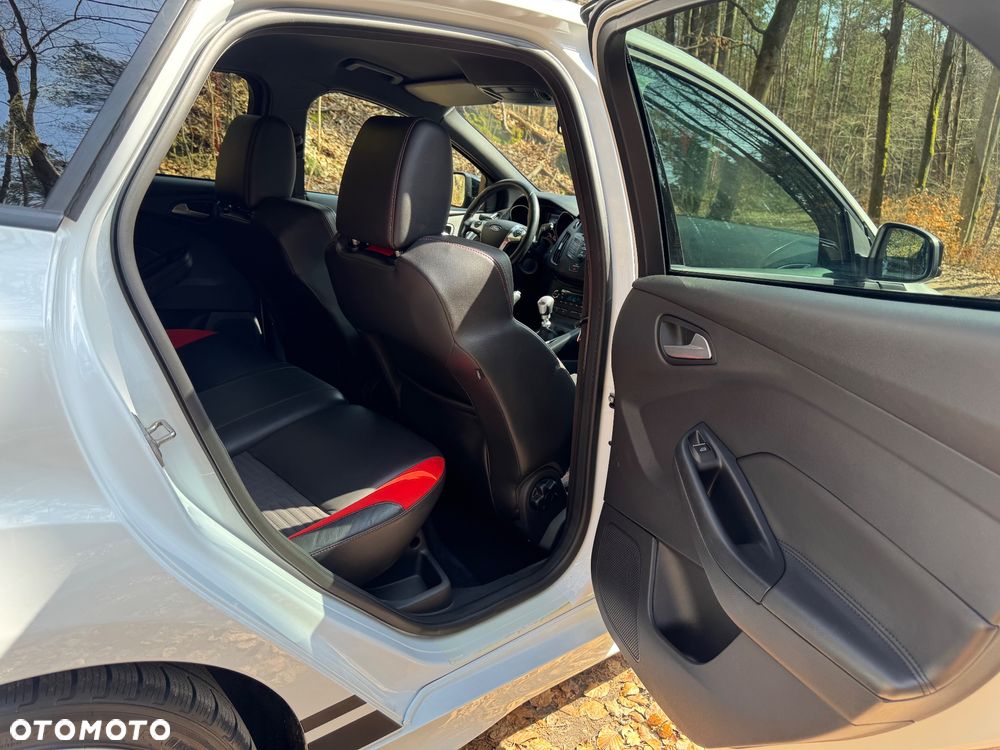 Ford Focus 2.0 EcoBoost ST mit Leder-Sport-Paket - 15