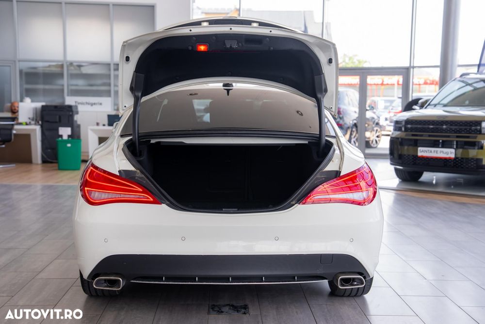 Mercedes-Benz CLA 180 Shooting Brake - 13