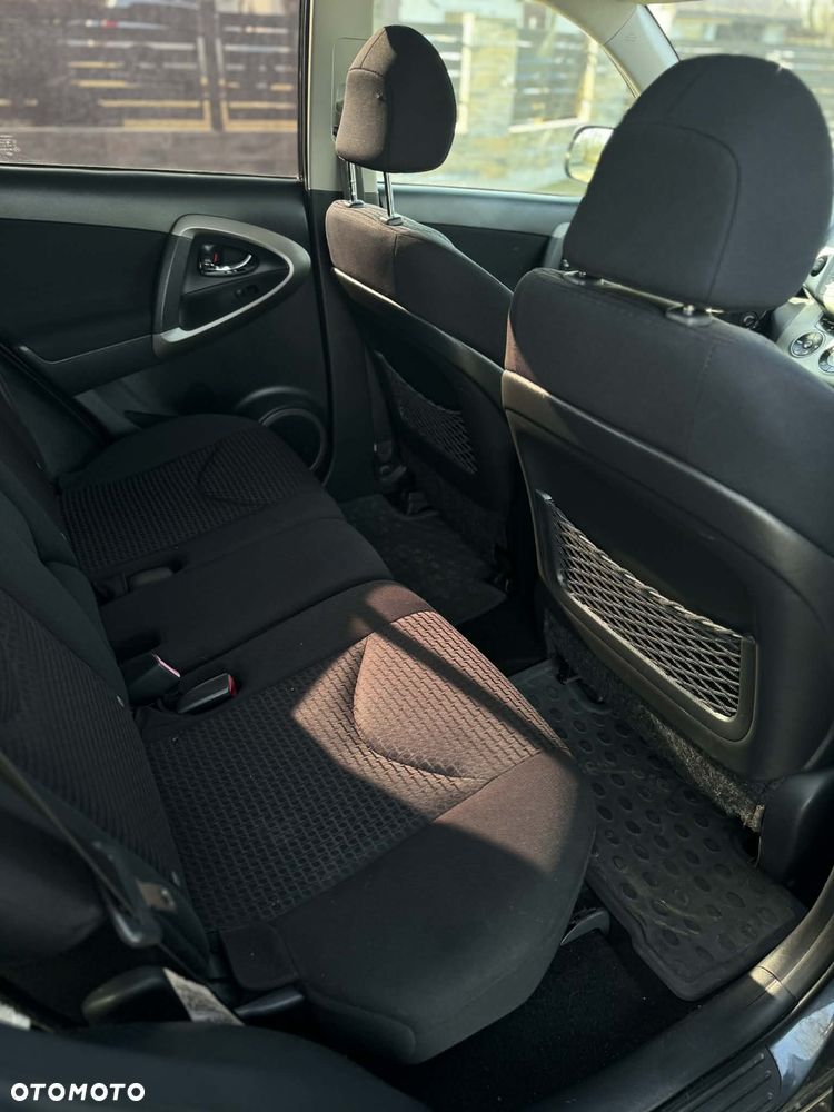 Toyota RAV4 2.2 D-4D Sol 180 - 13