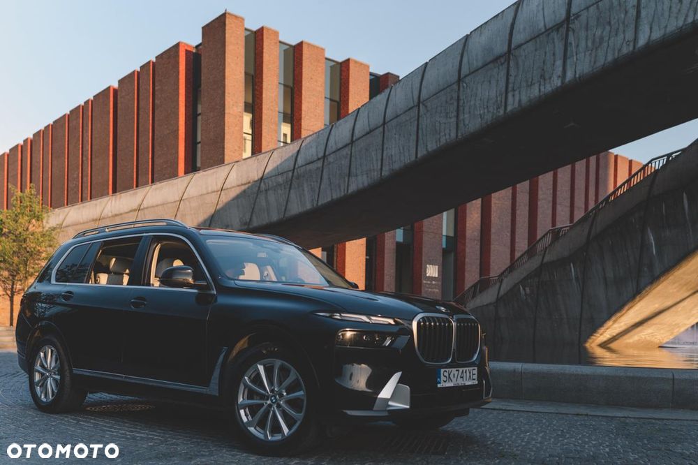BMW X7 - 7