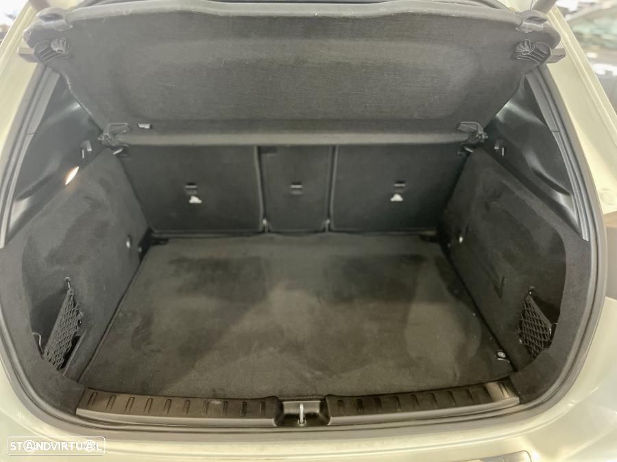 Mercedes-Benz GLA 250 e 8G-DCT Progressive - 32