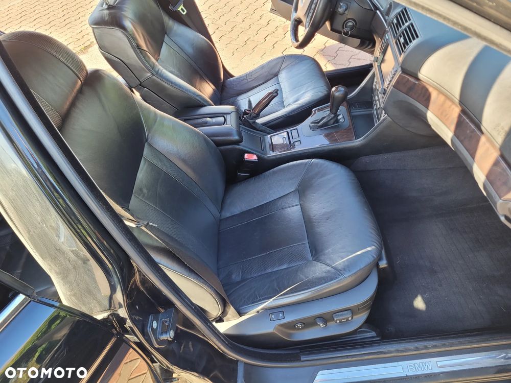 BMW Seria 5 - 22