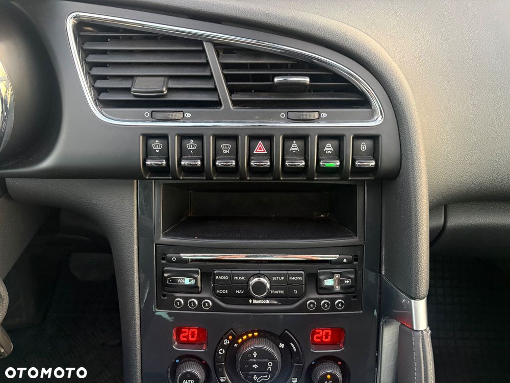 Peugeot 3008 2.0 HDi Premium+ - 10