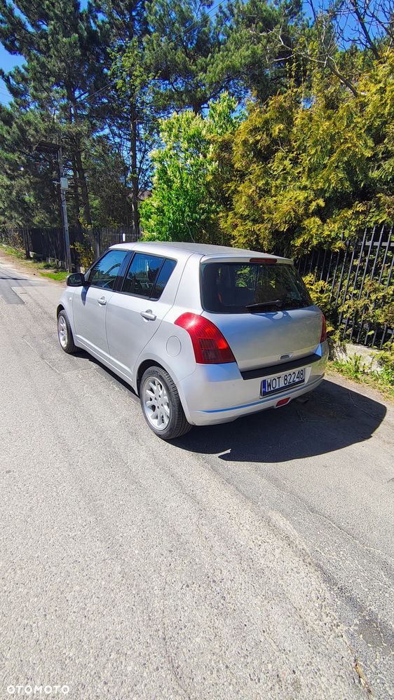 Suzuki Swift 1.3 Limited 25 - 4