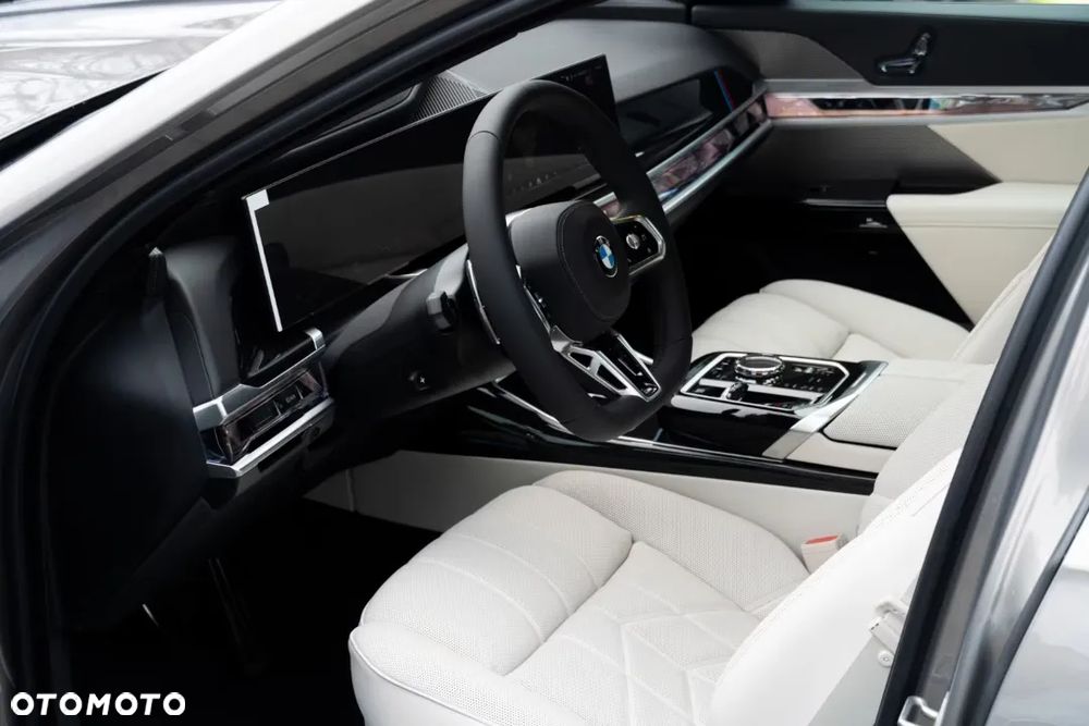 BMW Seria 7 - 12