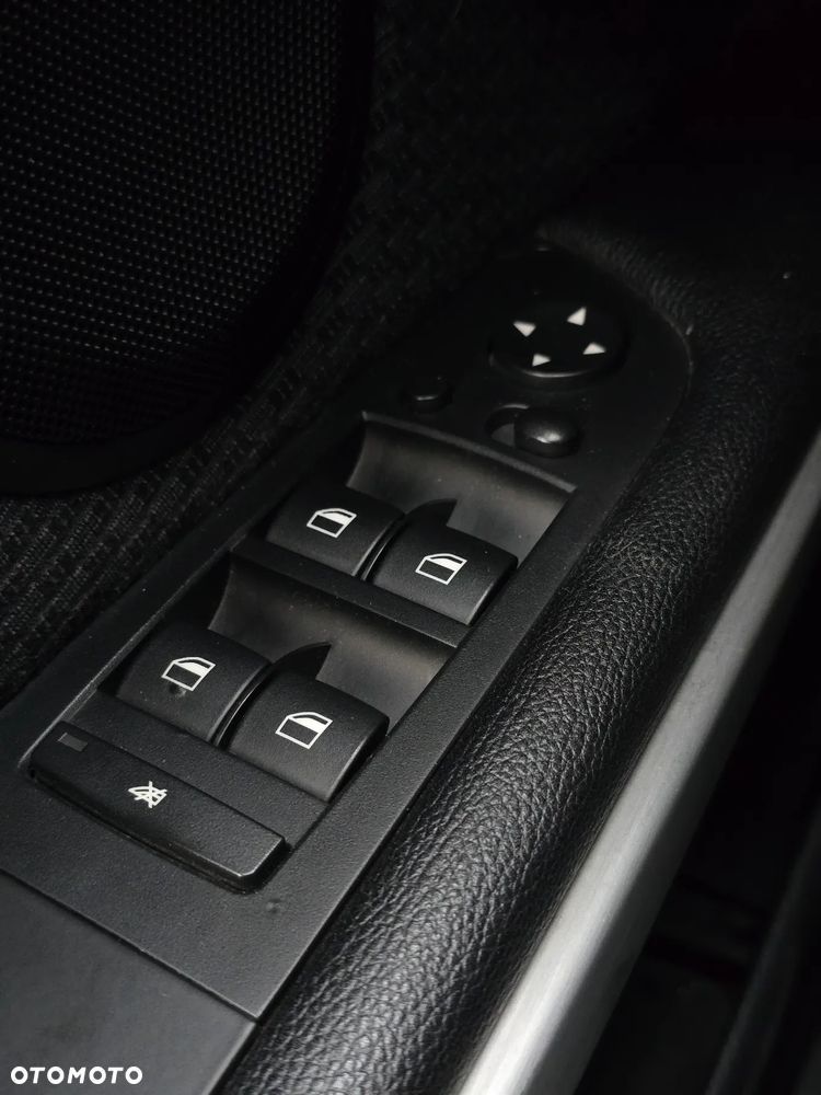 BMW Seria 3 318i - 33