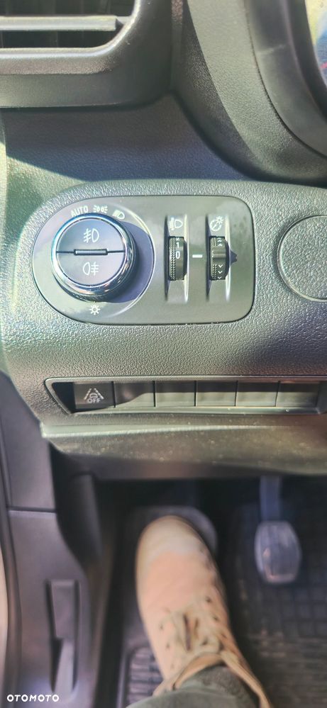 Opel Combo 1.2 Turbo Edition S&S - 19