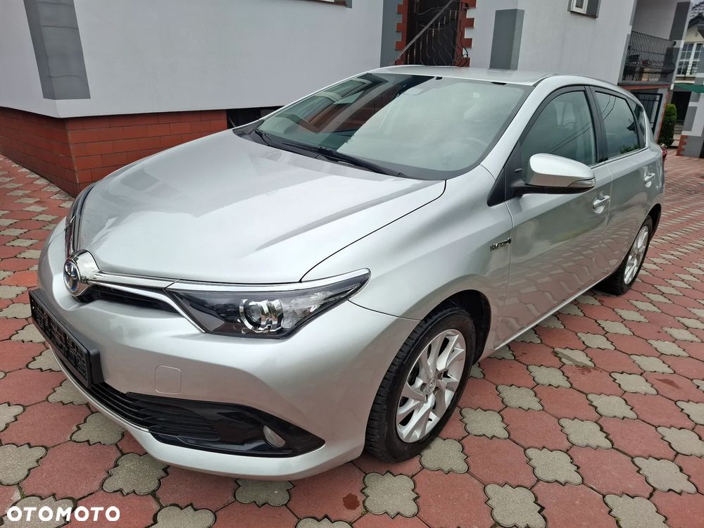 Toyota Auris 1.8 HSD Luna - 2