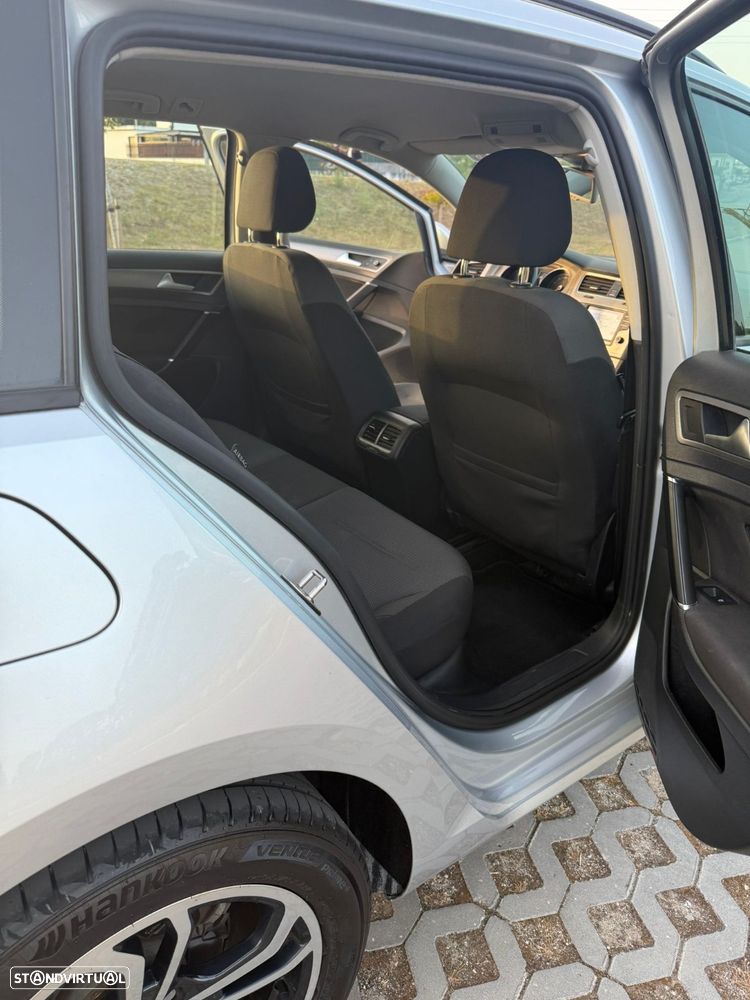 VW Golf Variant 1.6 TDi Sportline DSG - 13