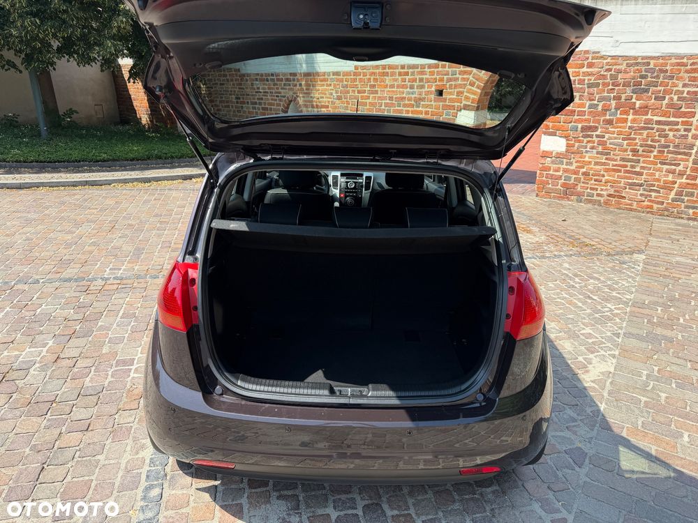 Kia Venga - 31