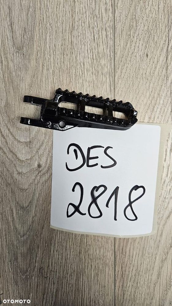 Oryginalny Podnóżek Prawy Suzuki RM 125 250 / DR 100 125  43551-37202 - 1