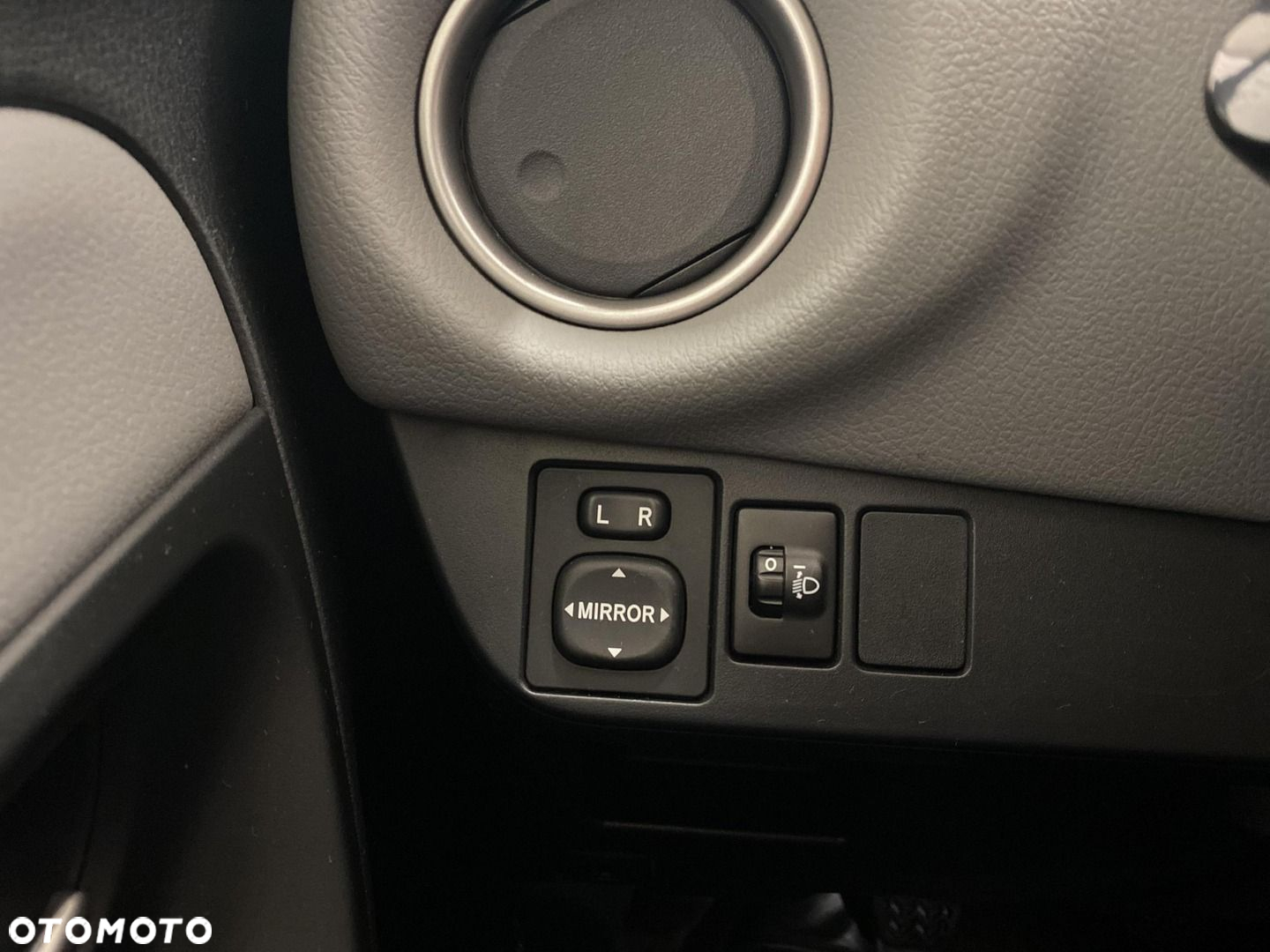 Toyota Yaris - 18