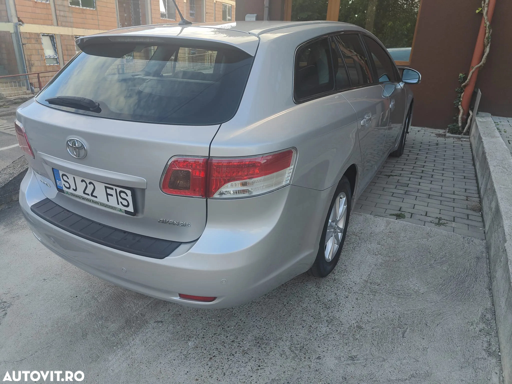 Toyota Avensis - 2