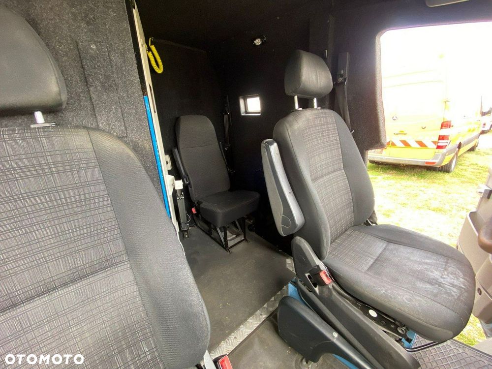 Mercedes-Benz Sprinter - 9