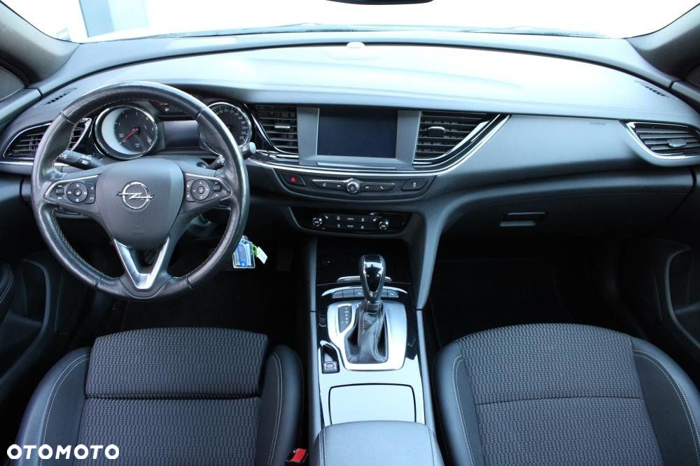 Opel Insignia - 25