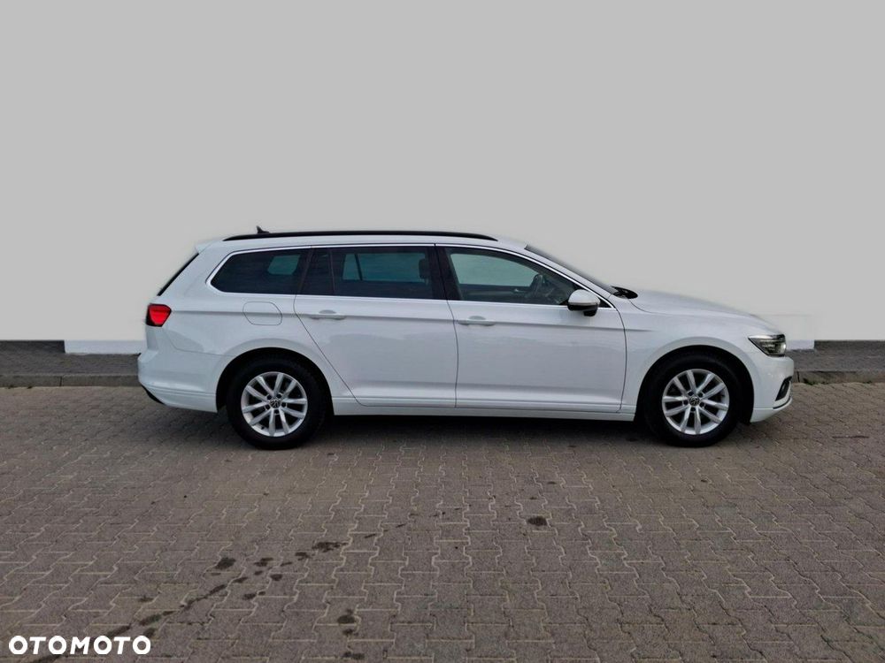 Volkswagen Passat - 8