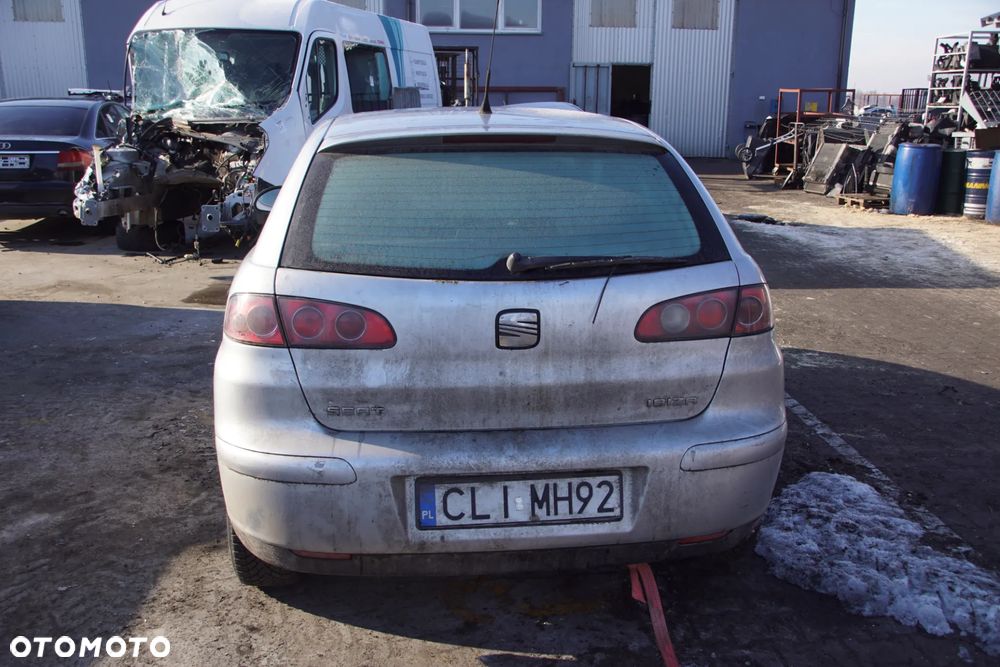 Auto na części - Seat Ibiza III 1.2 12V 64 KM AZQ GSB LS7N 2003R Silnik Skrzynia Drzwi Maska Klapa Zderzak Błotnik Szyba Lusterko Klamka Lampa Deska Kokpit Sterownik Moduł Czujnik Licznik Panel Kierownica - 5