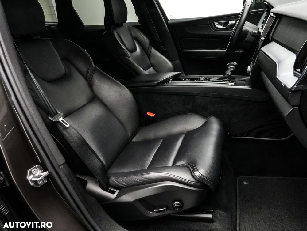 Volvo XC 60 D4 Momentum Pro - 14