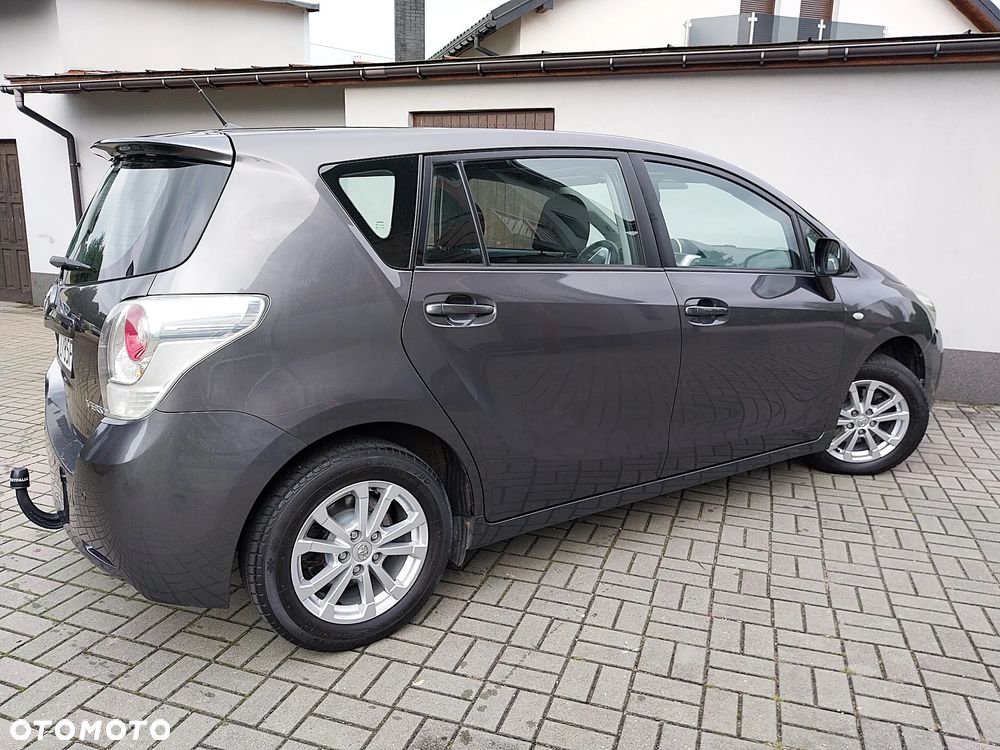 Toyota Verso 1.8 Executive - 4