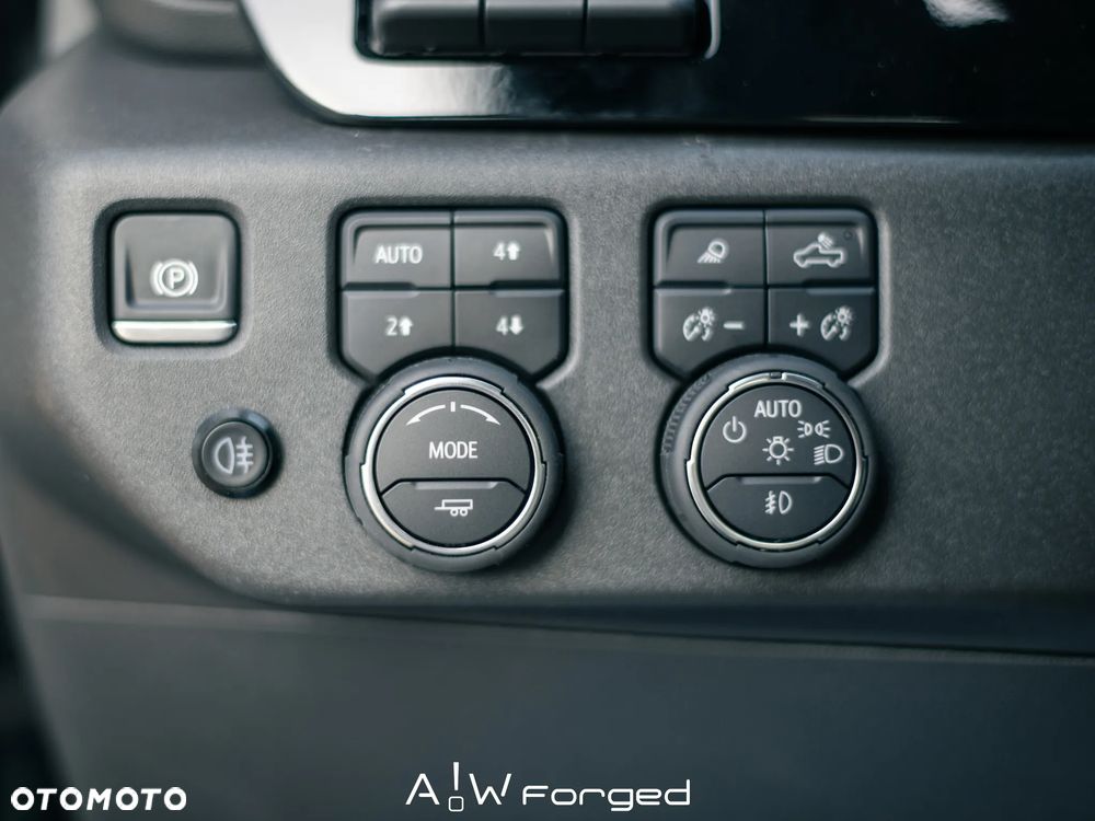 Chevrolet Silverado - 31