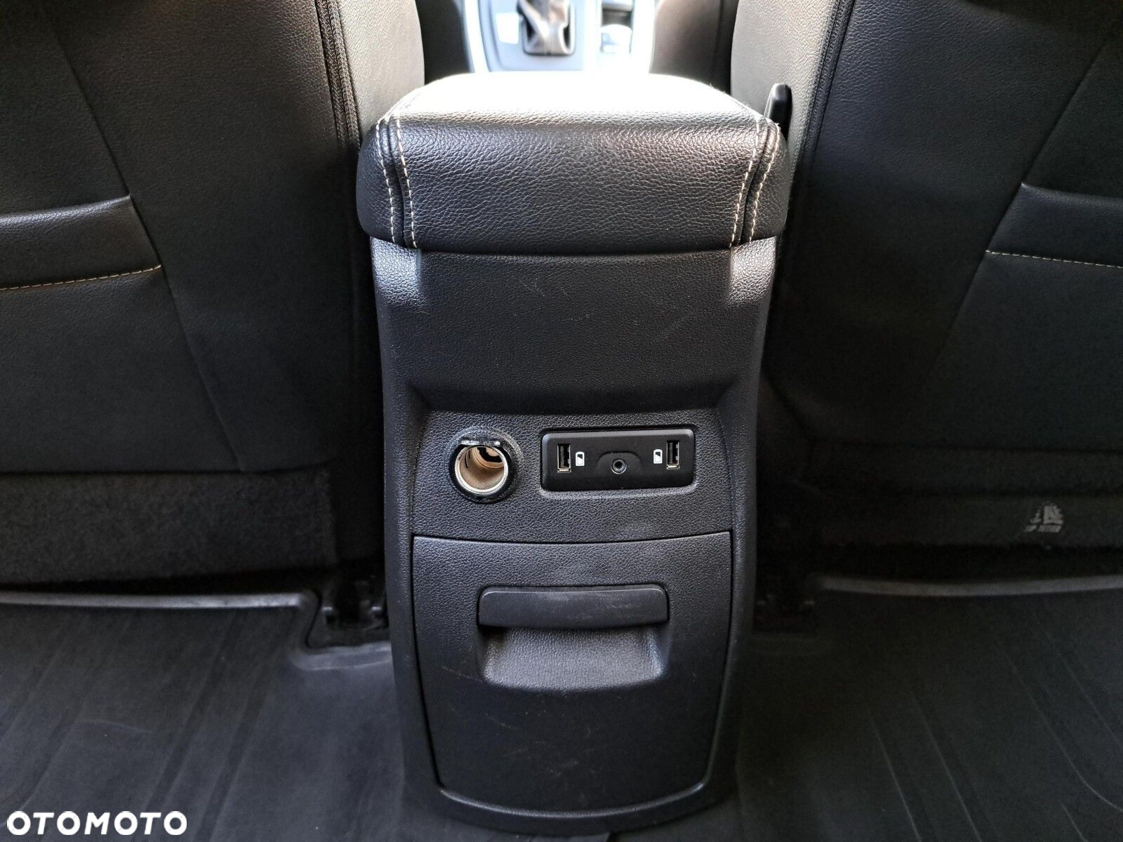 Renault Scenic 1.3 TCe FAP Intens EDC - 19