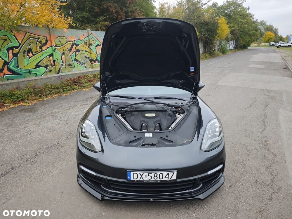 Porsche Panamera 4 E-Hybrid - 9