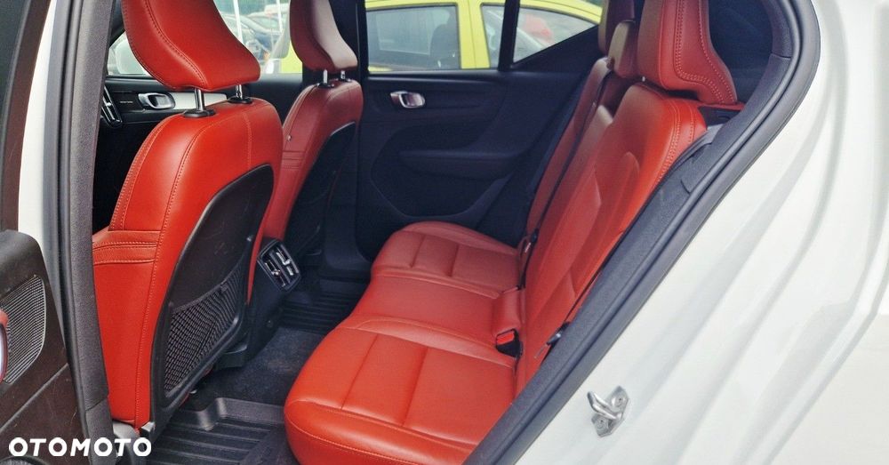 Volvo XC 40 - 29