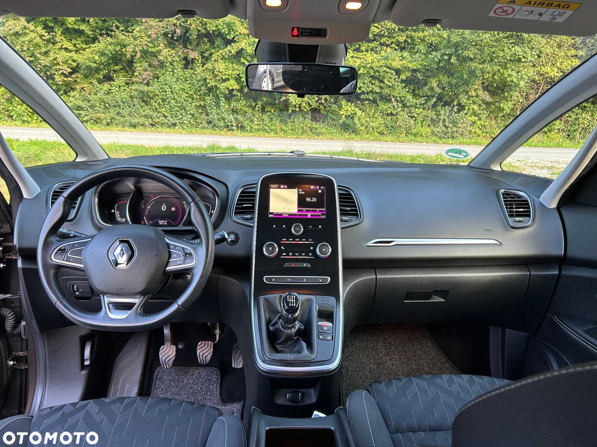 Renault Grand Scenic ENERGY TCe 140 LIMITED - 8