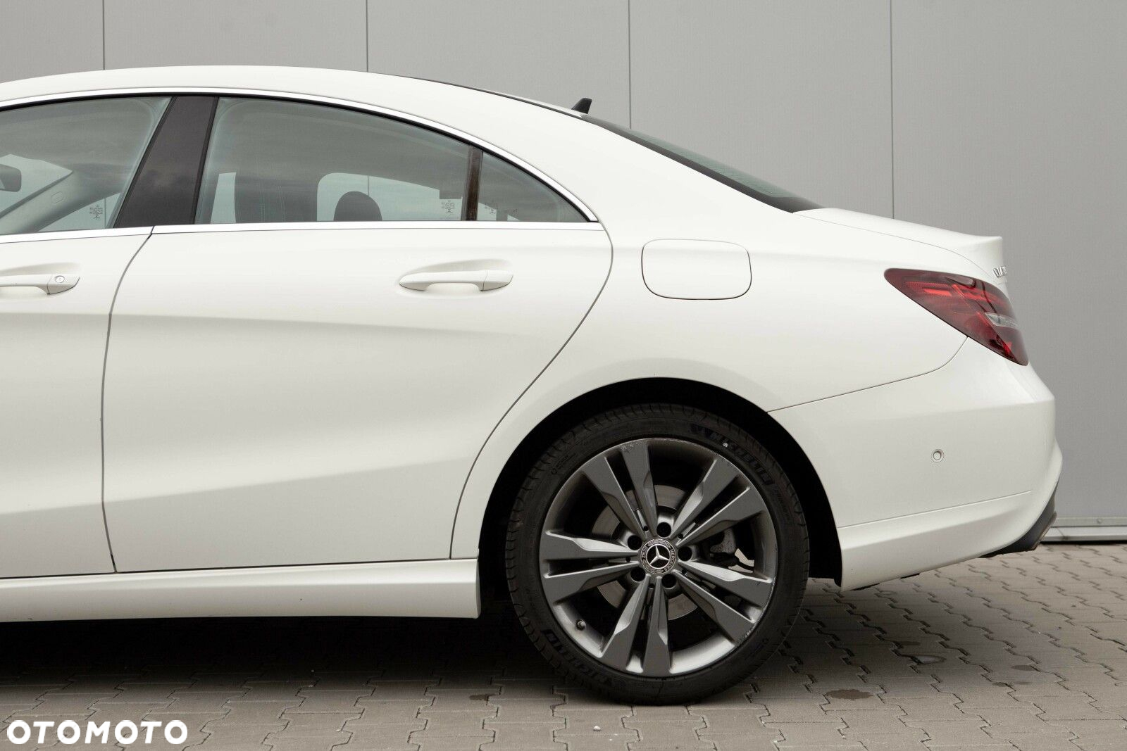 Mercedes-Benz CLA 180 7G-DCT - 10