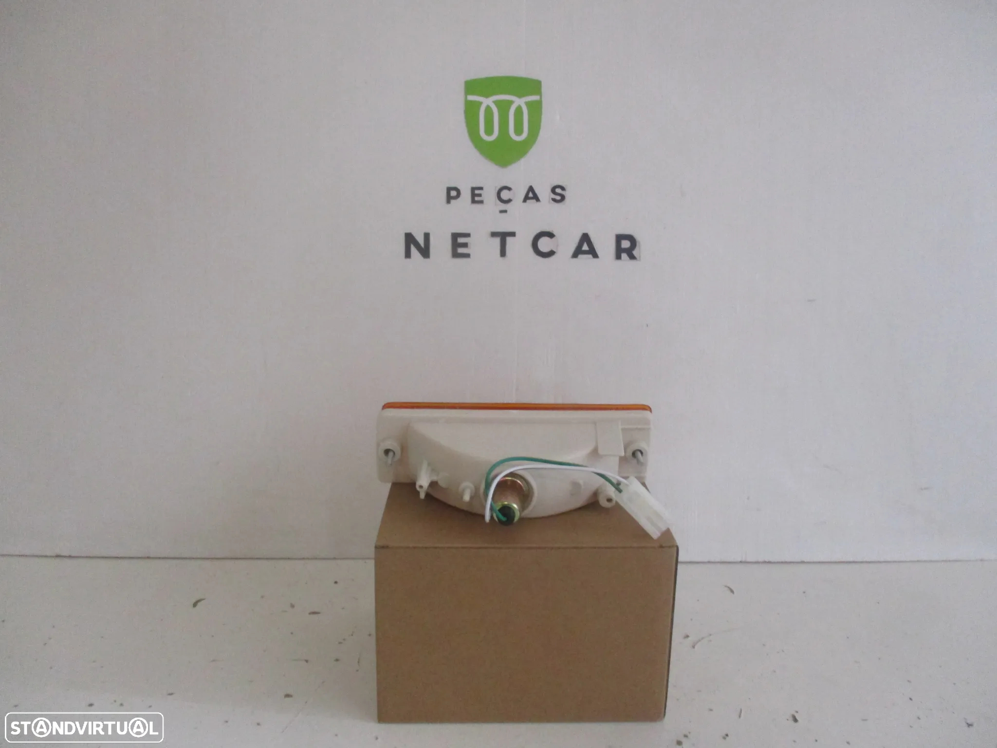 Farolim Para Choques Frente Direito Nissan King Cabstar 1993 - 2