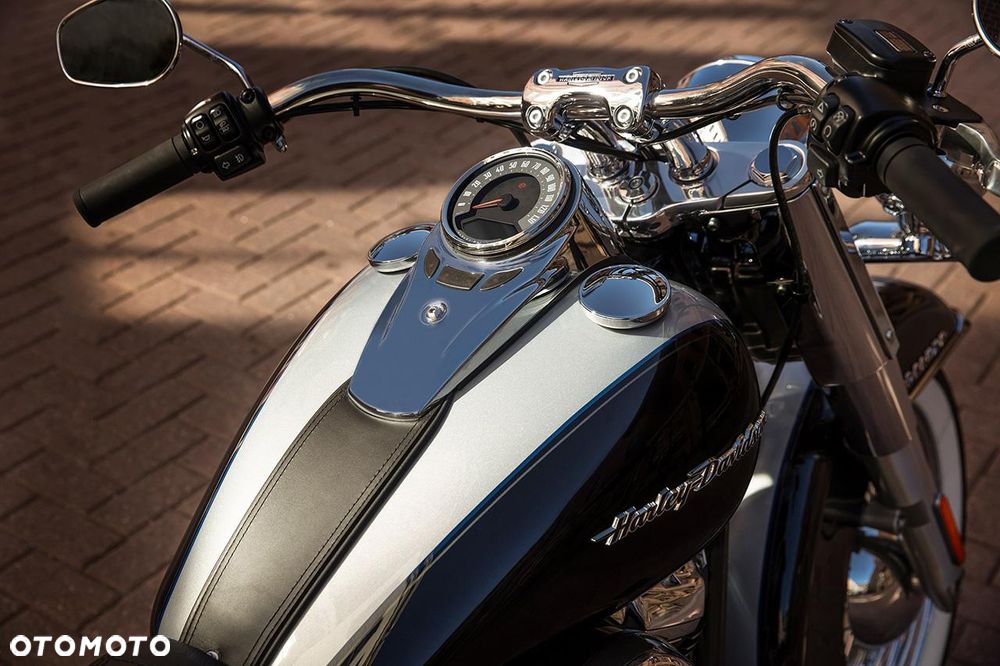 Harley-Davidson Softail Deluxe - 6