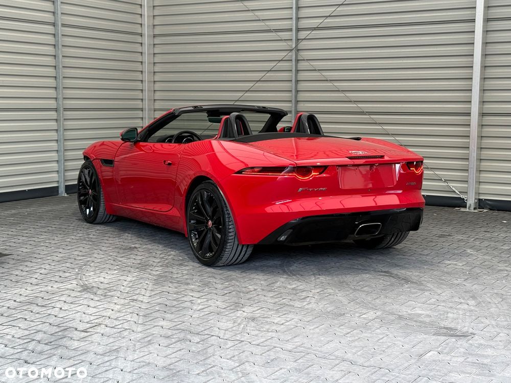 Jaguar F-Type P300 - 11